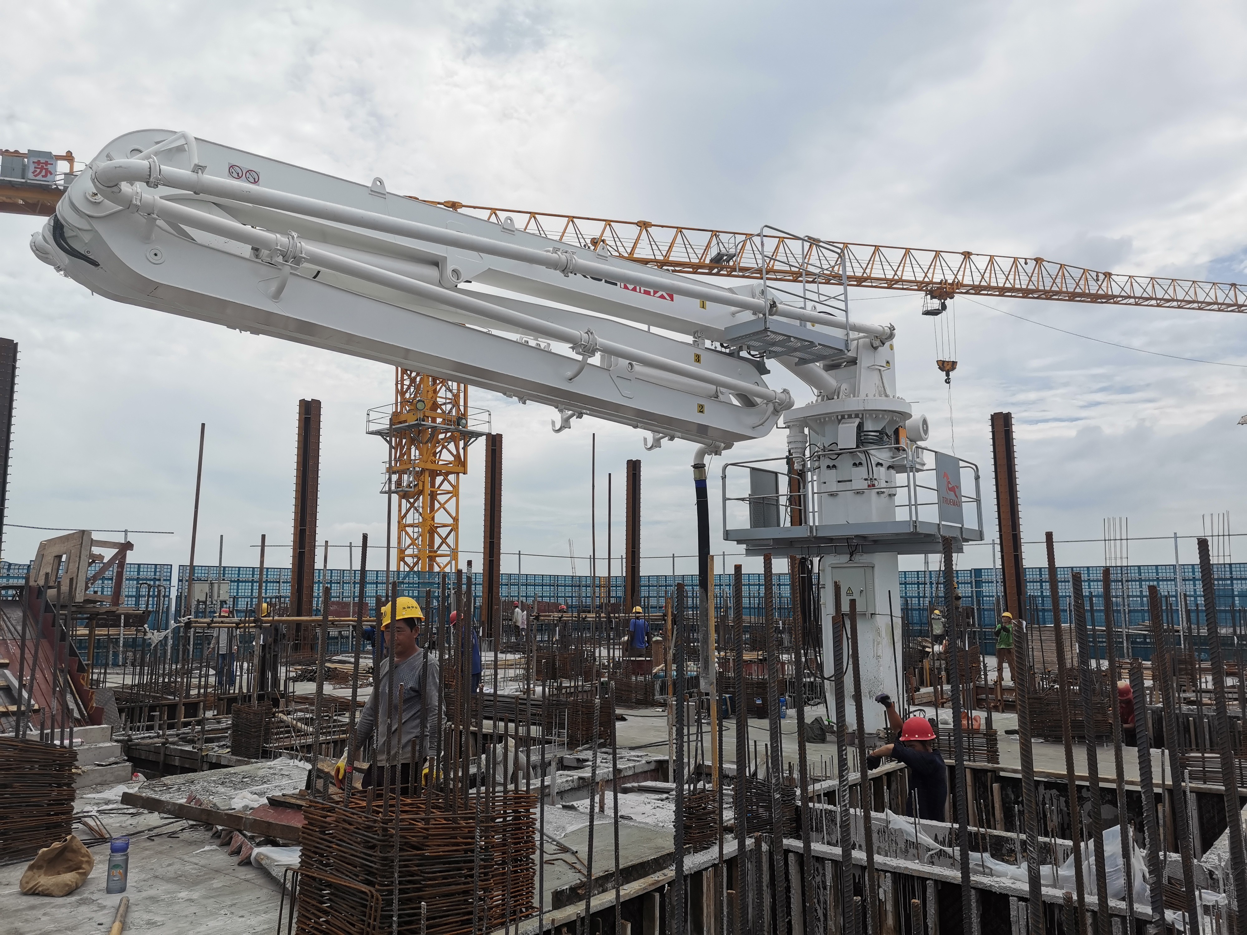 33米混凝土布料機(jī) 33米混凝土布料機(jī)