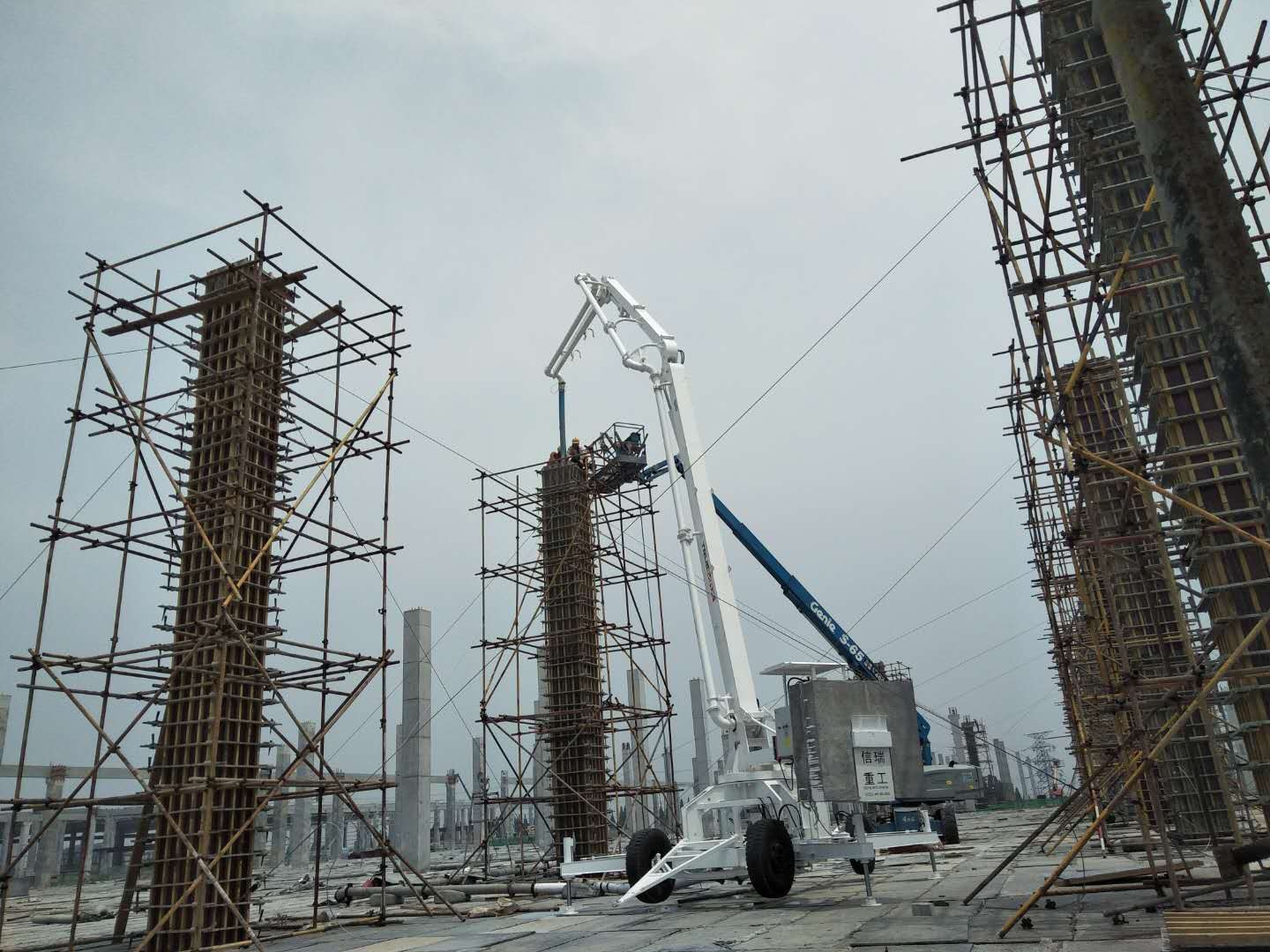 車(chē)載式液壓布料機(jī)參數(shù)