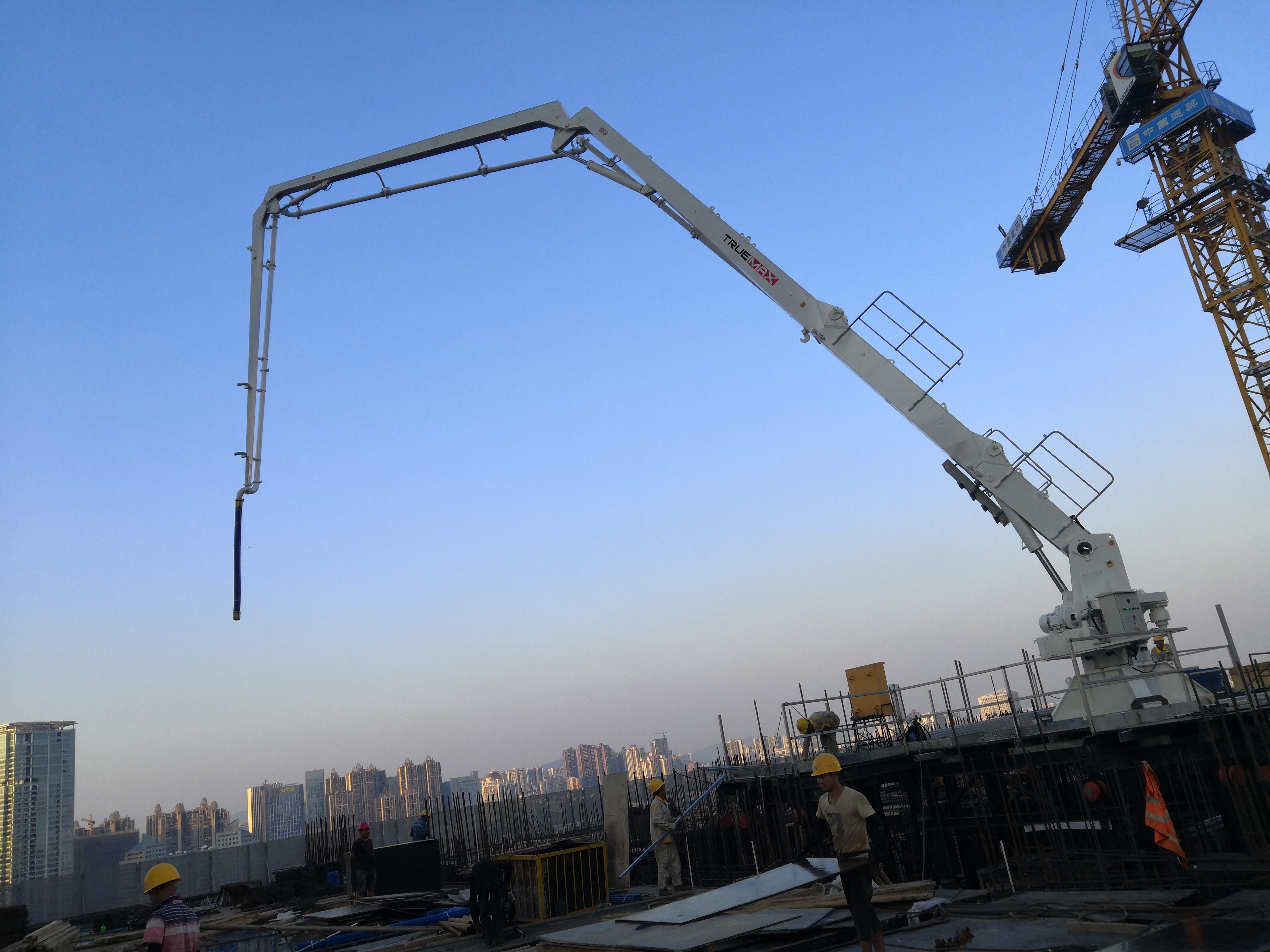 模架布料機(jī) 模架布料機(jī)